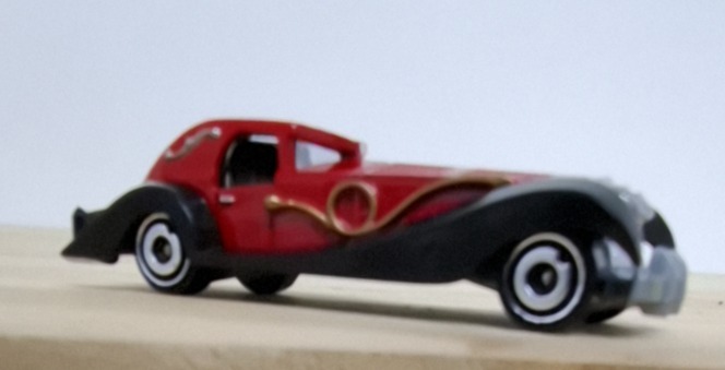 Cruella de Vil (Red)