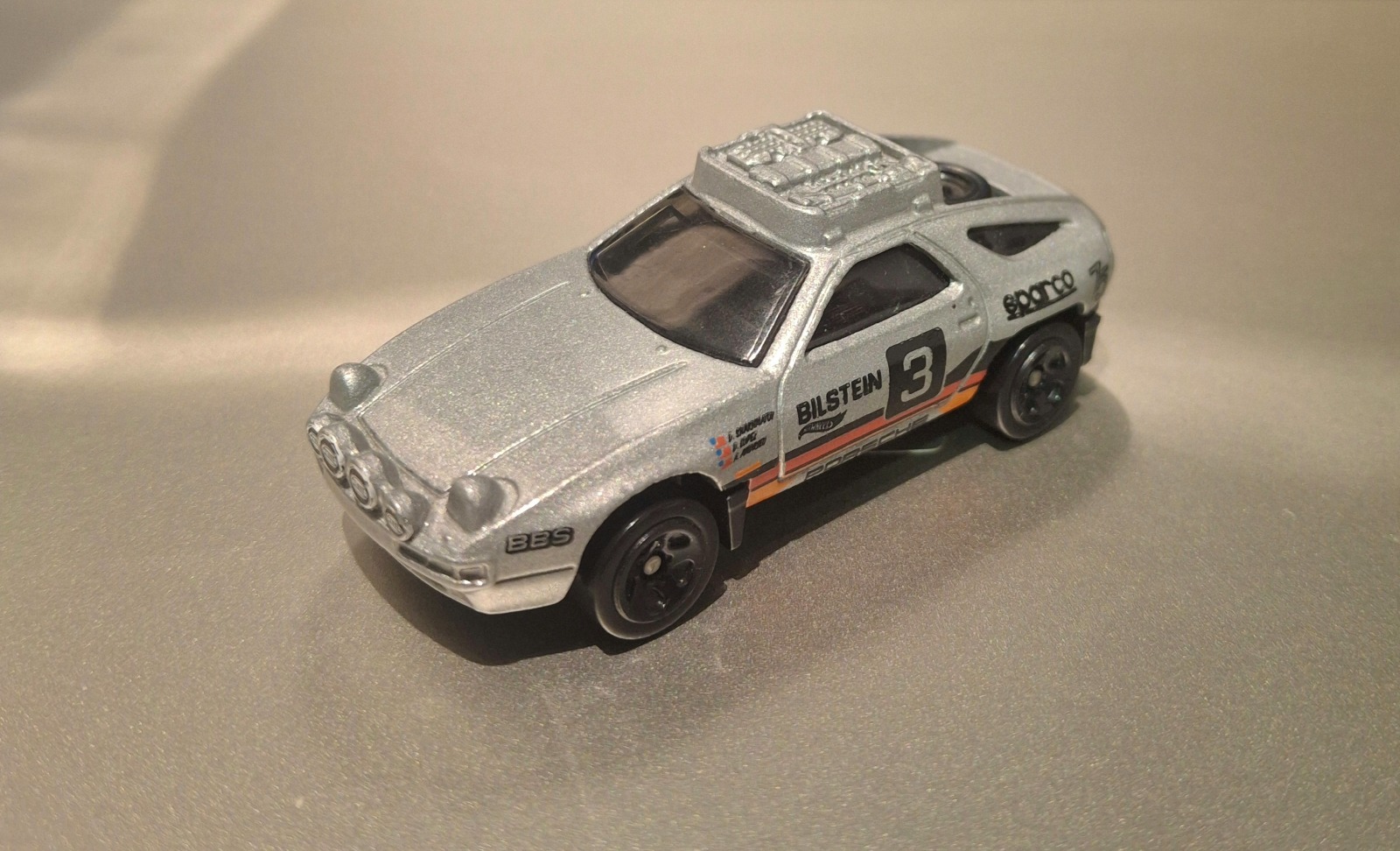 Porsche 928S Safari