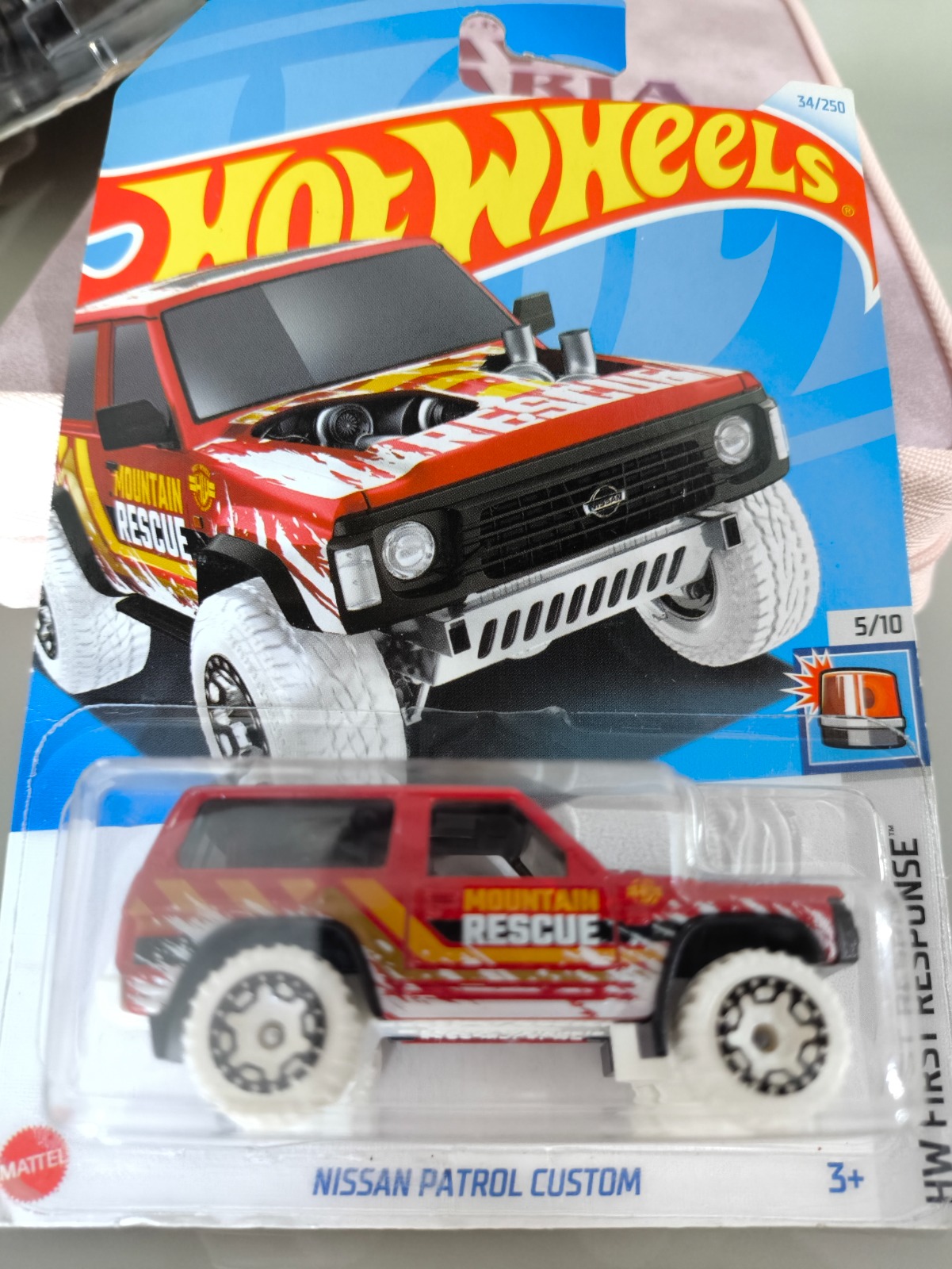 Nissan Patrol Custom (Red)