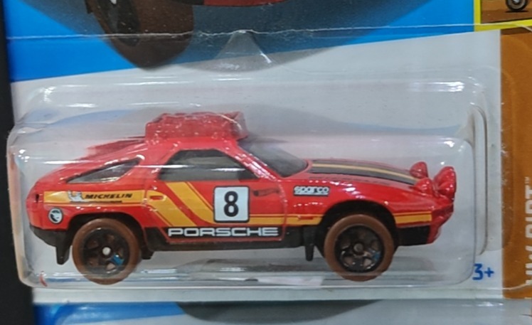 Porsche 928S Safari