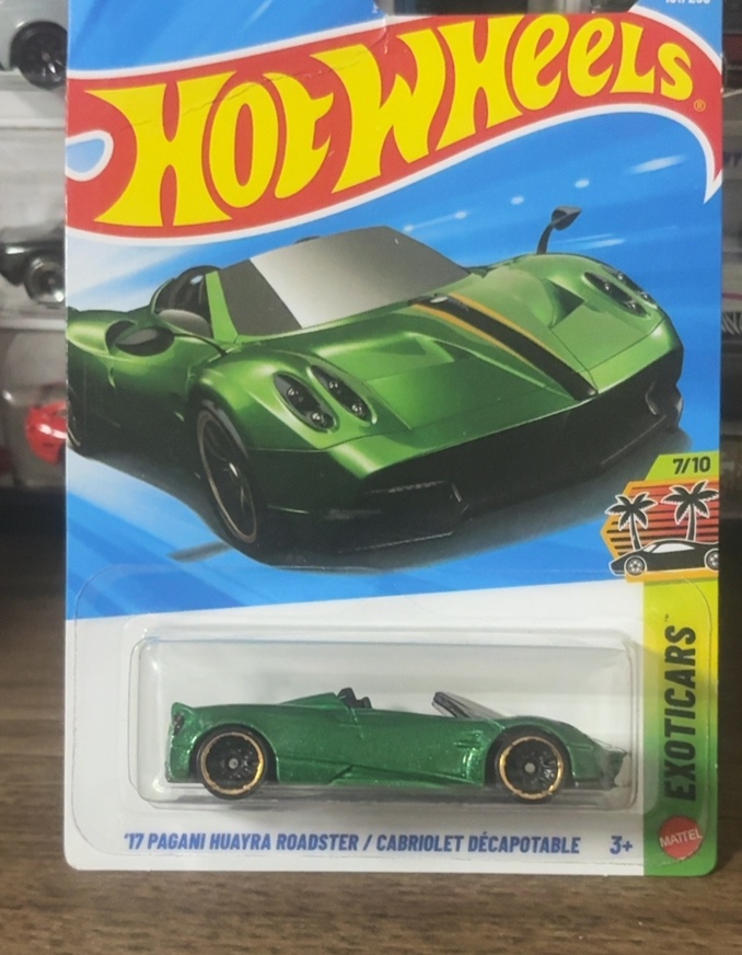 '17 Pagani Huayra Roadster