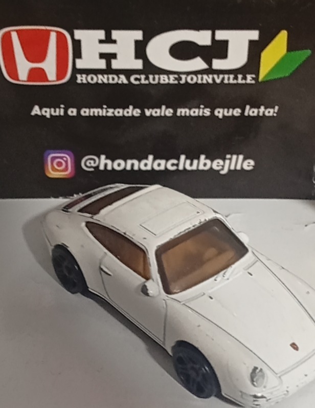 '96 Porsche Carrera (White)