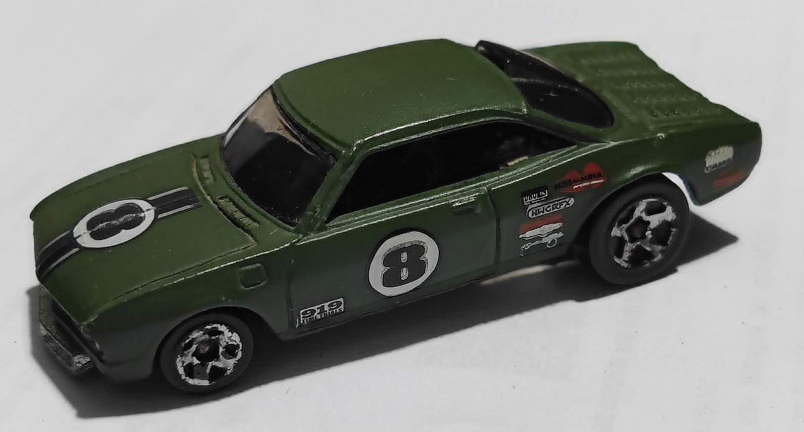 Vairy 8 (Dark Green)