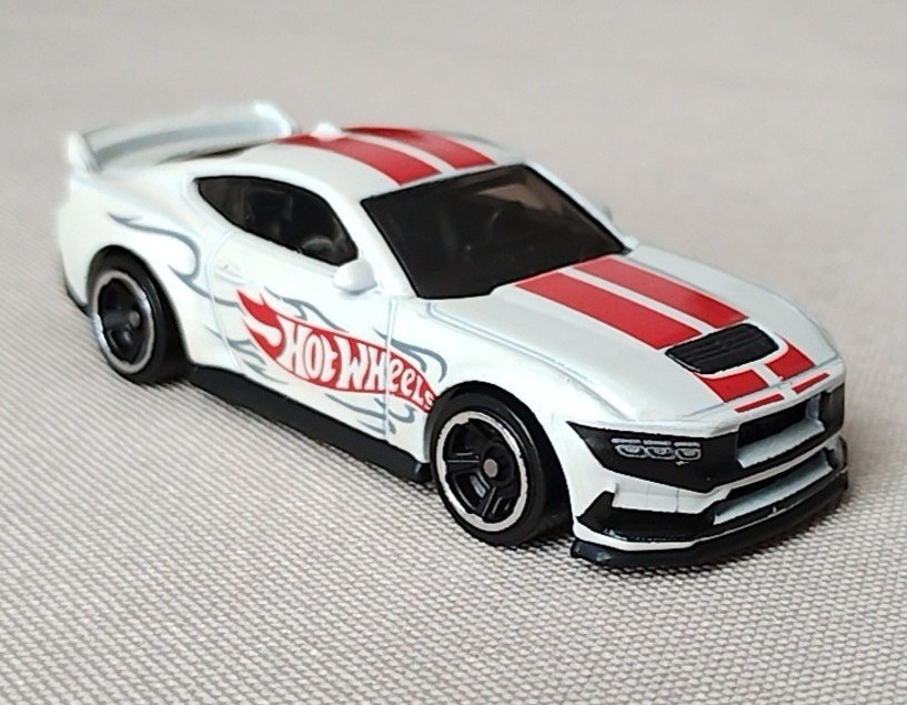 Ford Mustang Dark Horse
