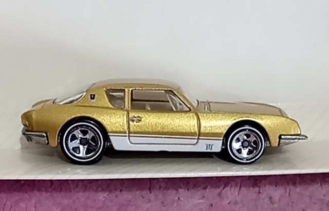 Studebaker Avanti