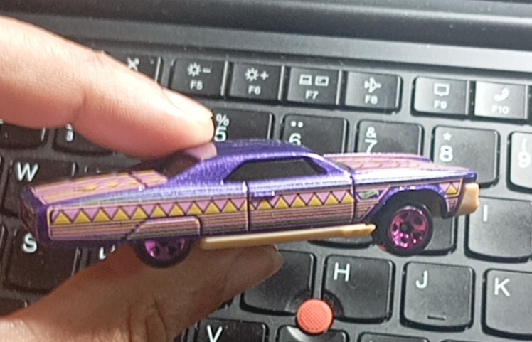 Layin' Lowrider (Burgundy)