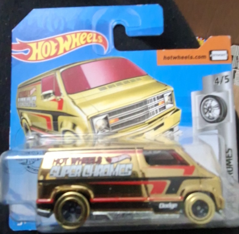Custom '77 Dodge Van (Yellow)