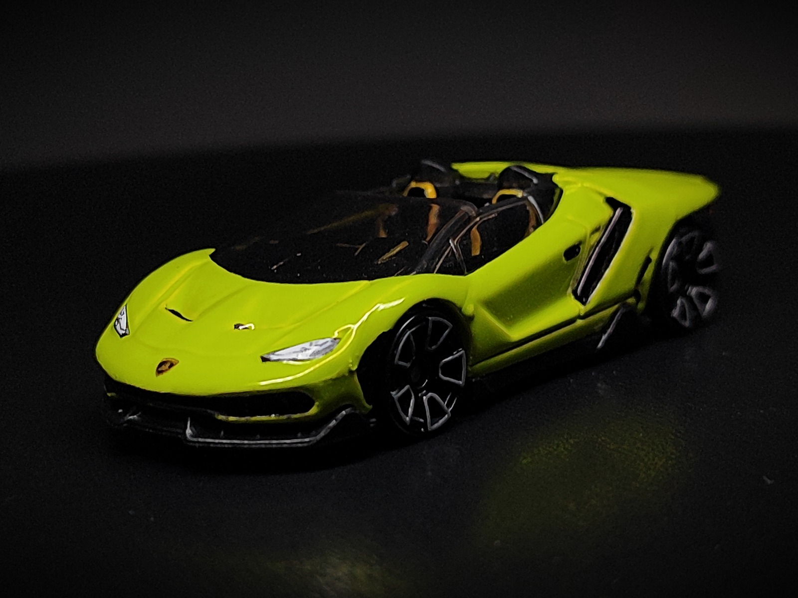 16 Lamborghini Centenario Roadster (2nd Color) HW Roadsters