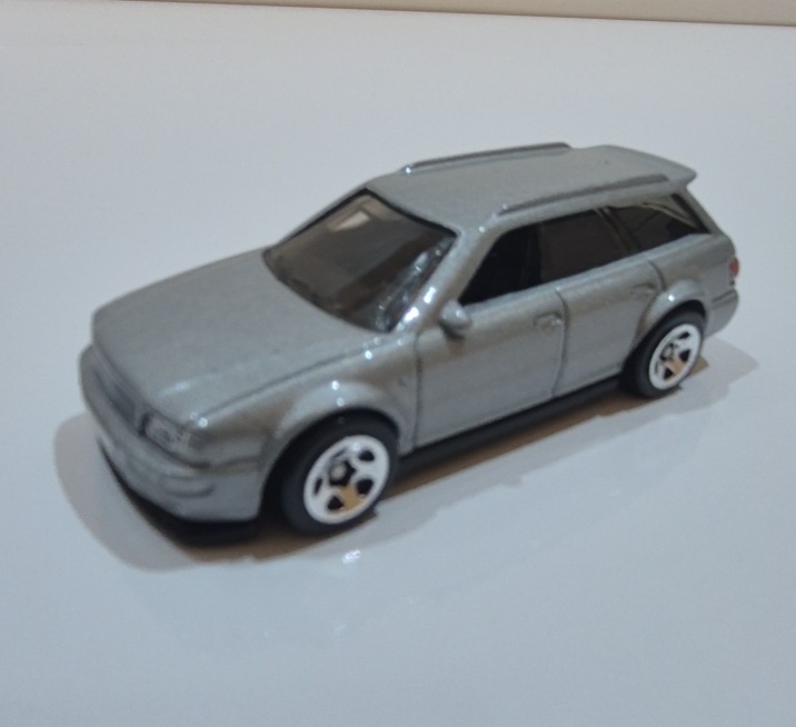 '94 Audi Avant RS2 (Silver)