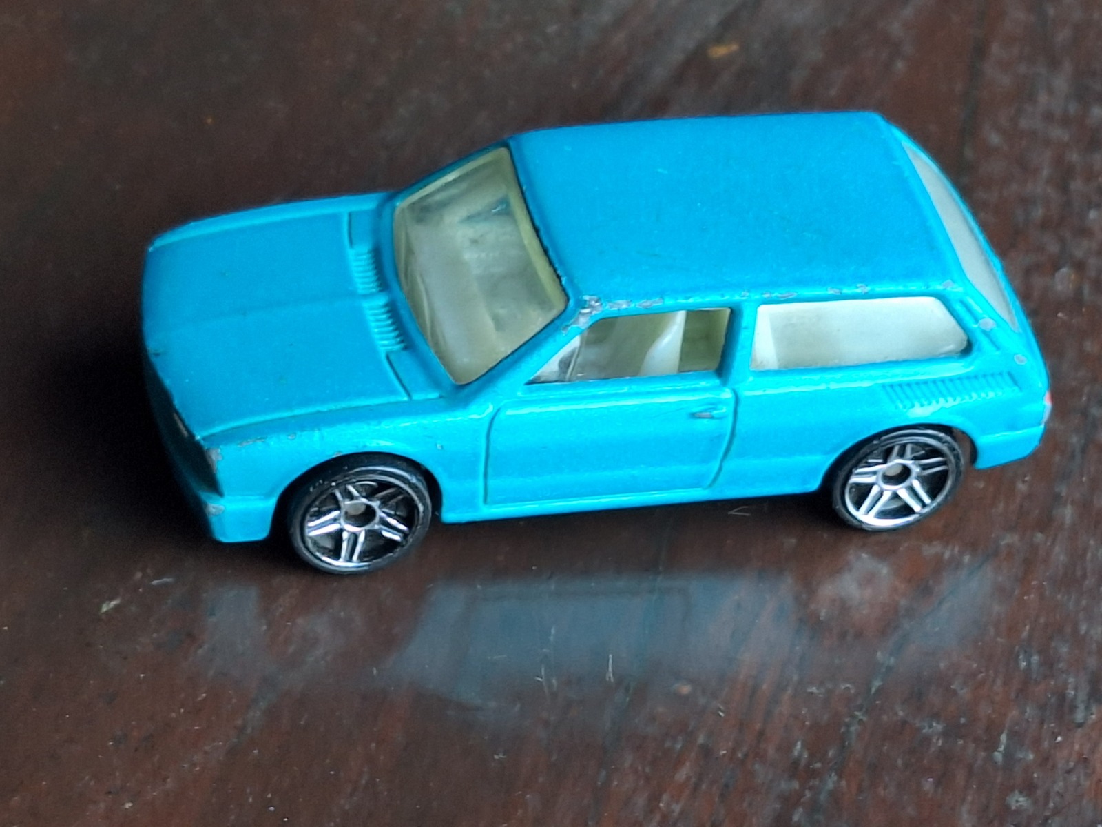 Volkswagen Brasilia (Bright Green)
