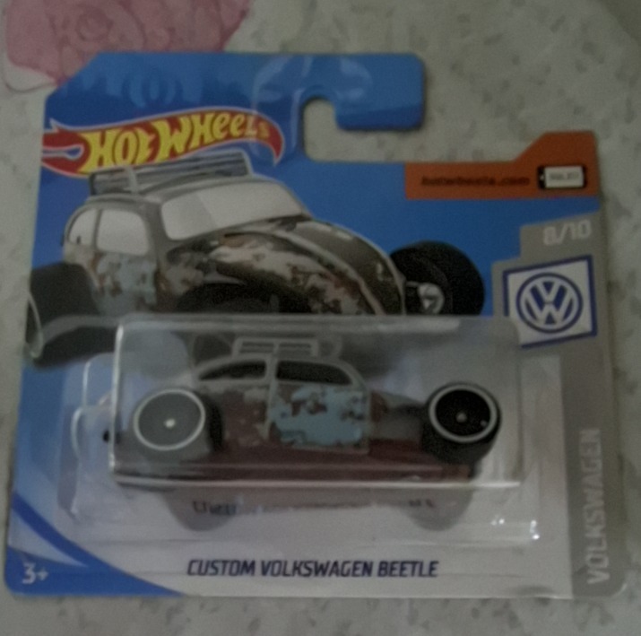 Custom Volkswagen Beetle (Light Blue)