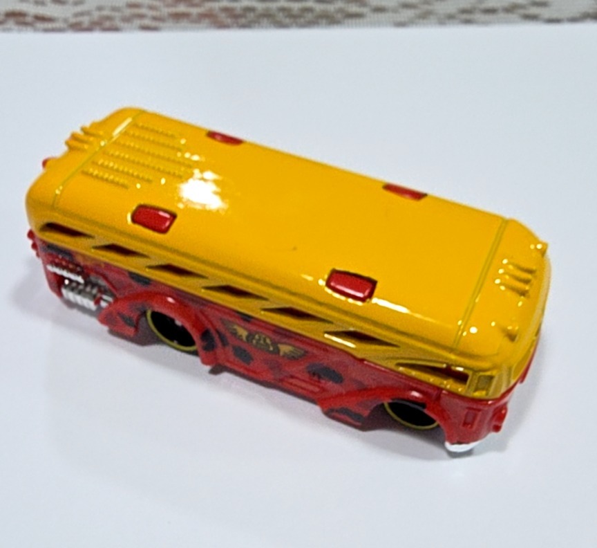 Surfin' School Bus (Red)