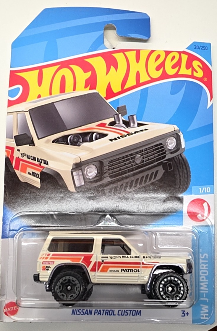 Nissan Patrol Custom (White)