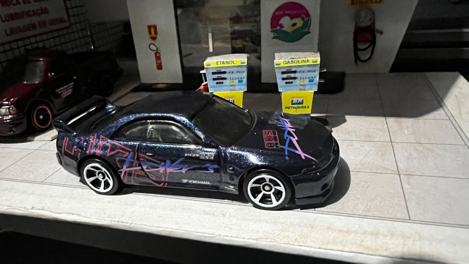 Nissan Skyline r33.