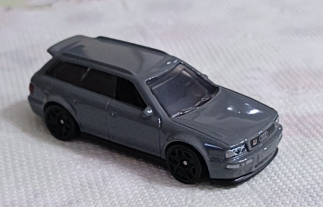 '94 Audi Avant RS2 (Blue)
