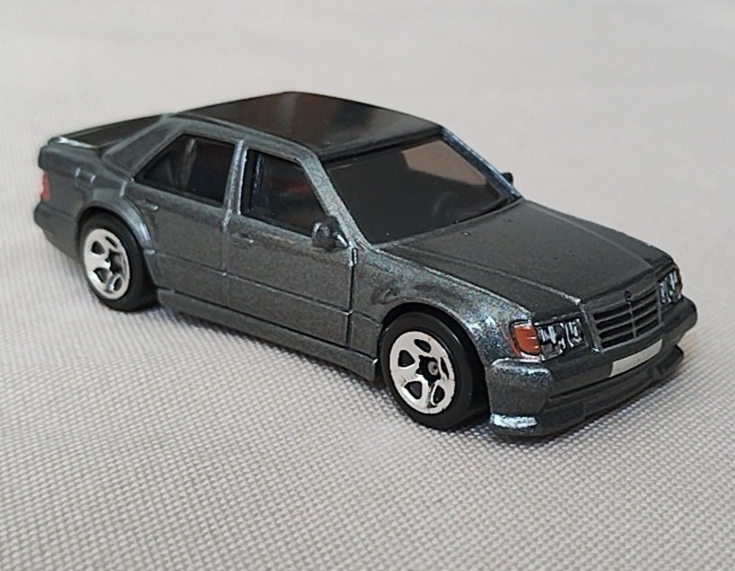 Mercedes-Benz 500 E (Gray)