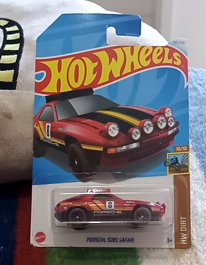 Porsche 928S Safari