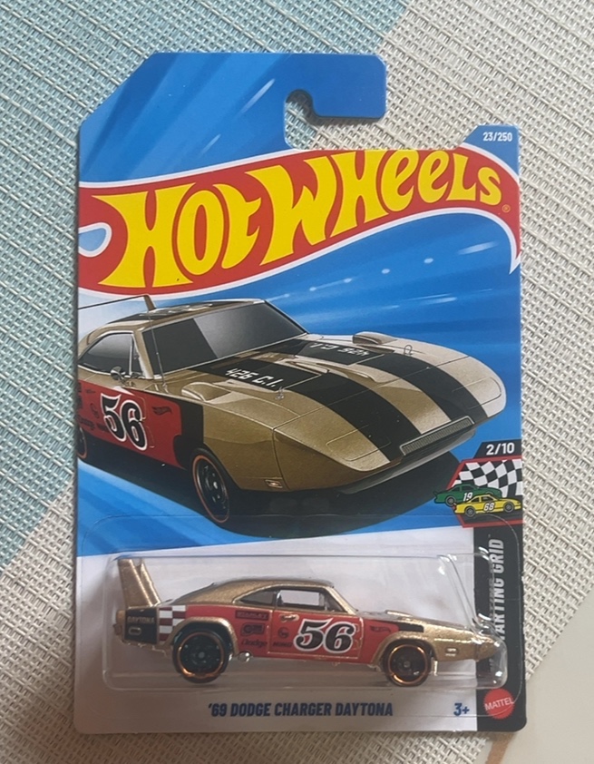 '69 Dodge Charger Daytona (Gold)