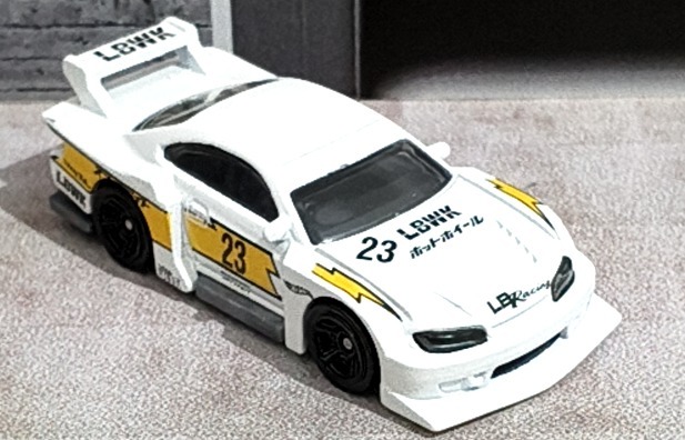 LB Super Silhouette Nissan Silvia (S15) (White)