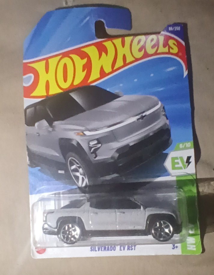 Silverado EV RST (Gold)