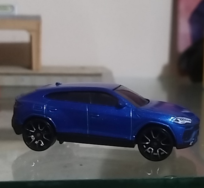 '17 Lamborghini Urus