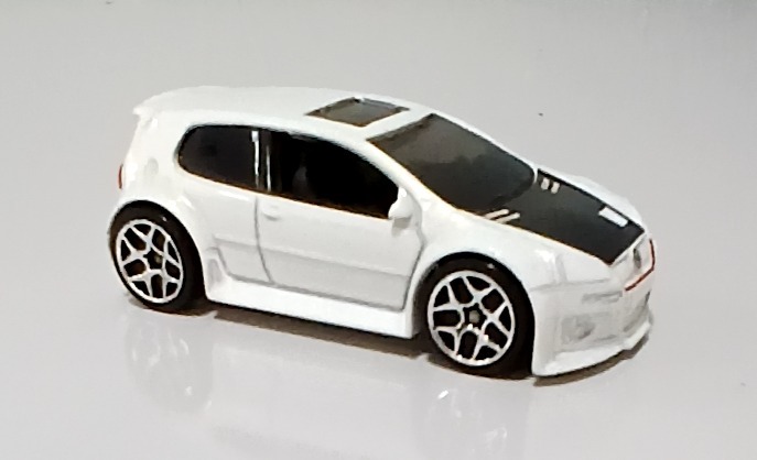 Volkswagen Golf GTI (White)