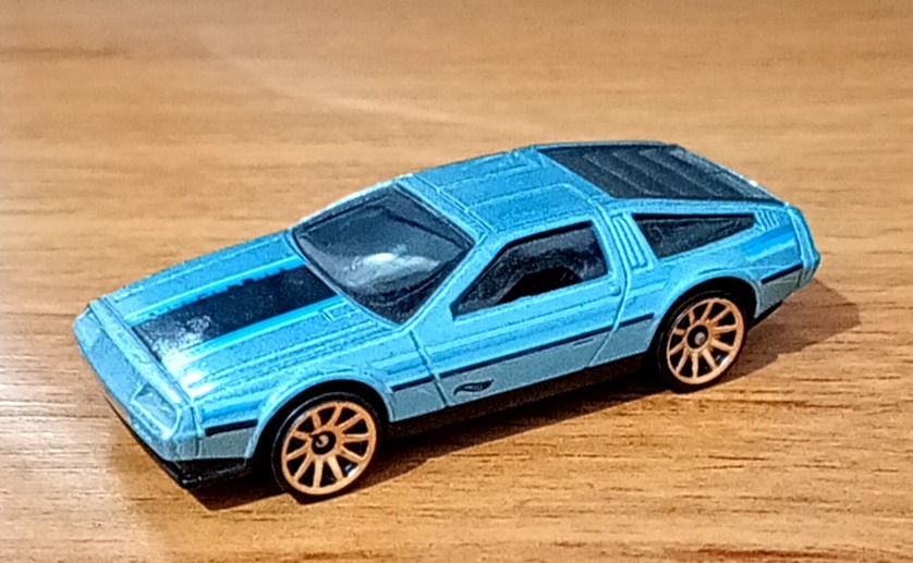 DMC DeLorean (Light Blue)