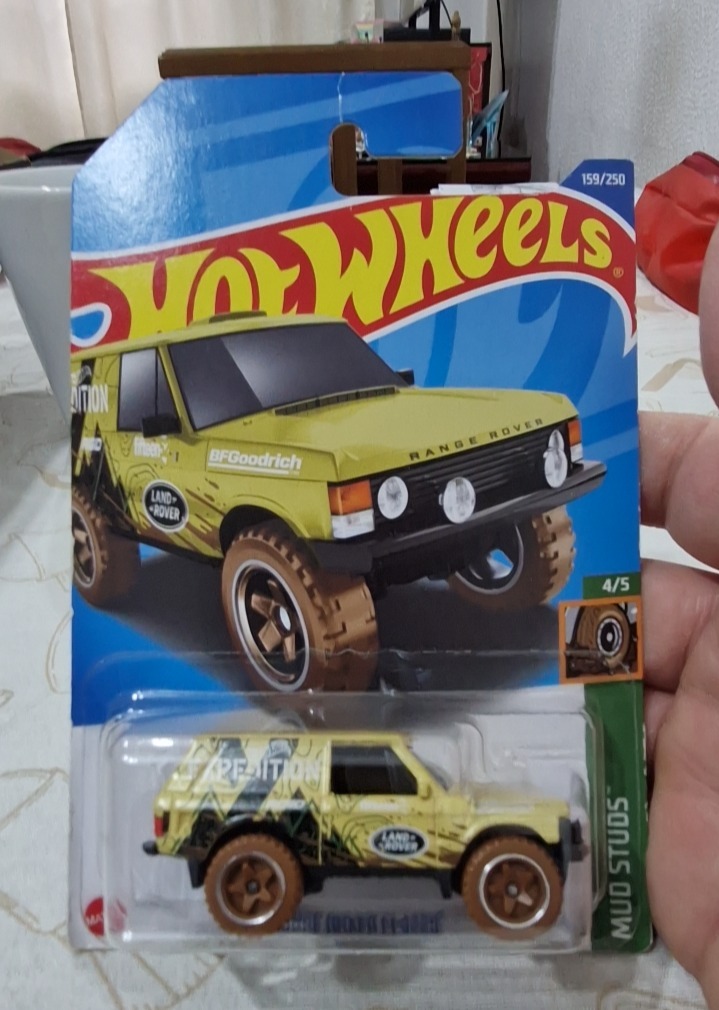 Range Rover Classic (Yellow)