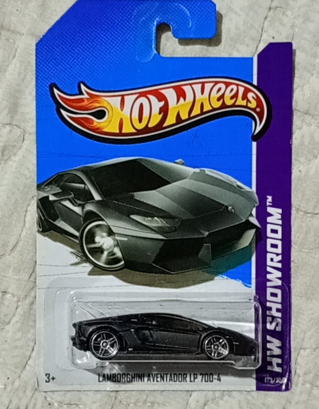 Lamborghini Aventador LP 700-4