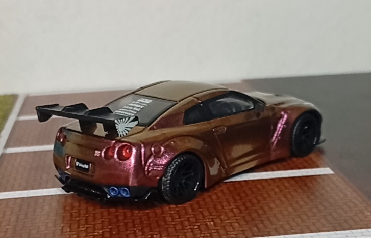 LB★WORKS Nissan GT-R (R35) Magic Bronze