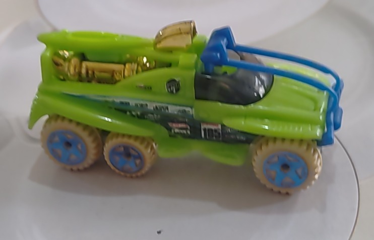 XS IVE Thrill Racers Desert