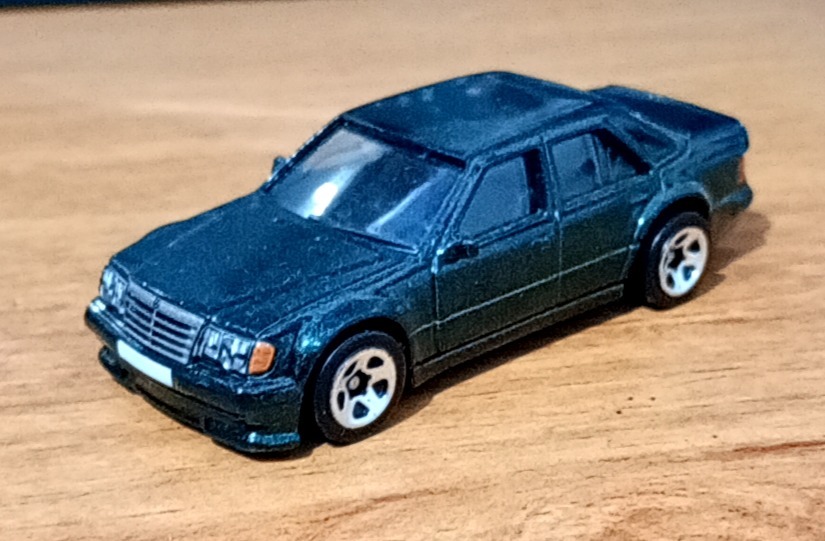 Mercedes-Benz 500 E (Dark Green)