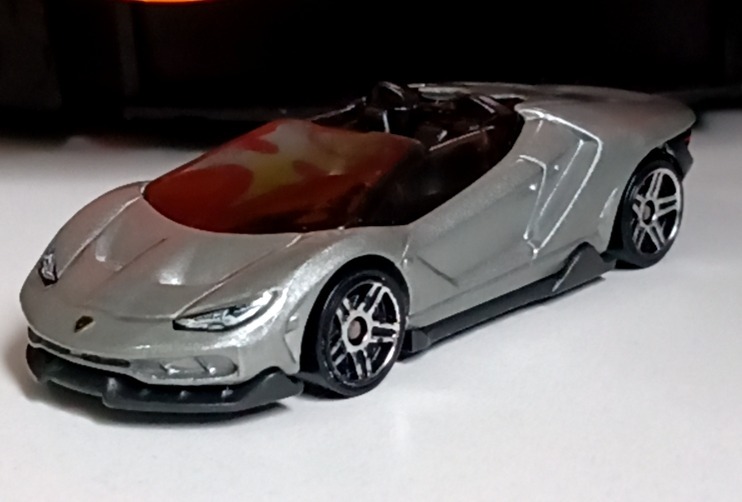 '16 Lamborghini Centenario Roadster