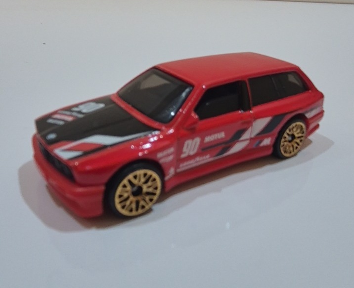 BMW M3 Wagon (Red)