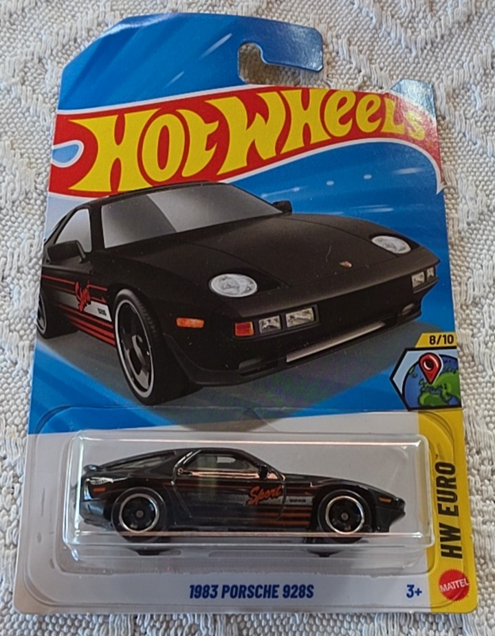 1983 Porsche 928S.