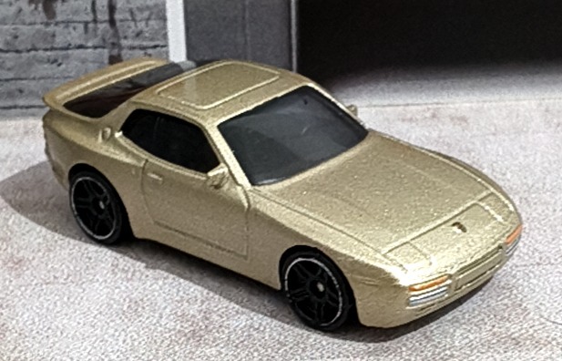 '89 Porsche 944 Turbo (Red)