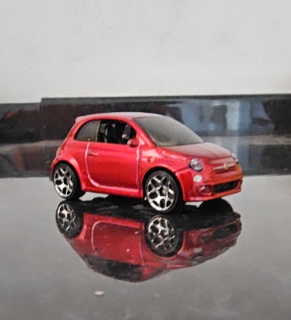 Fiat 500 (Burgundy)