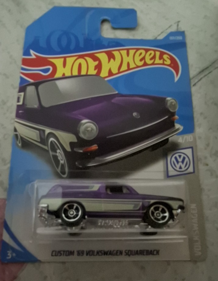 Custom '69 Volkswagen Squareback