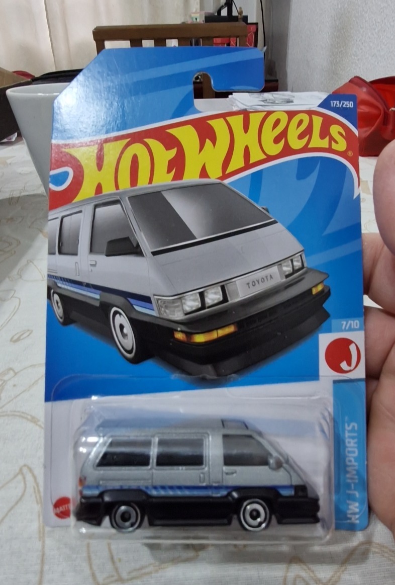 1986 Toyota Van (Silver)