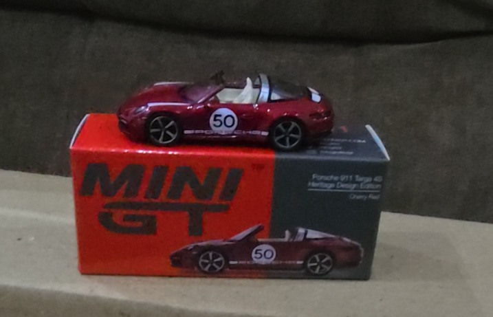 Porsche 911 Targa 4S Heritage Design Edition Cherry Red