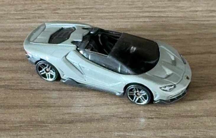 ‘17 Lamborghini Centenario Roadster
