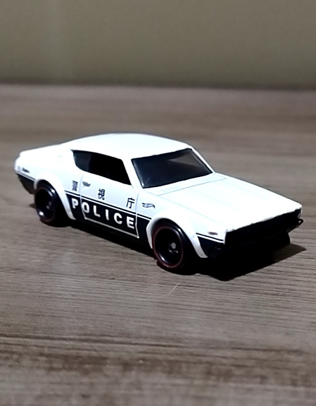 Nissan Skyline H/T 2000GT-R