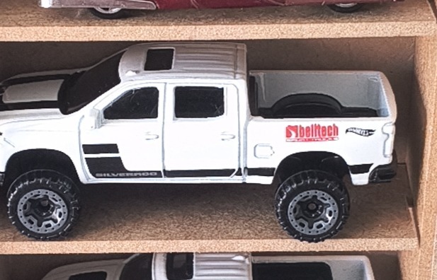 '19 Chevy Silverado Trail Boss LT (Red)