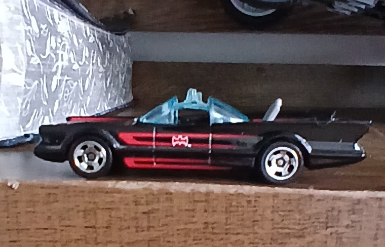 TV Series Batmobile (Black)