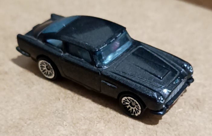 Aston Martin V8