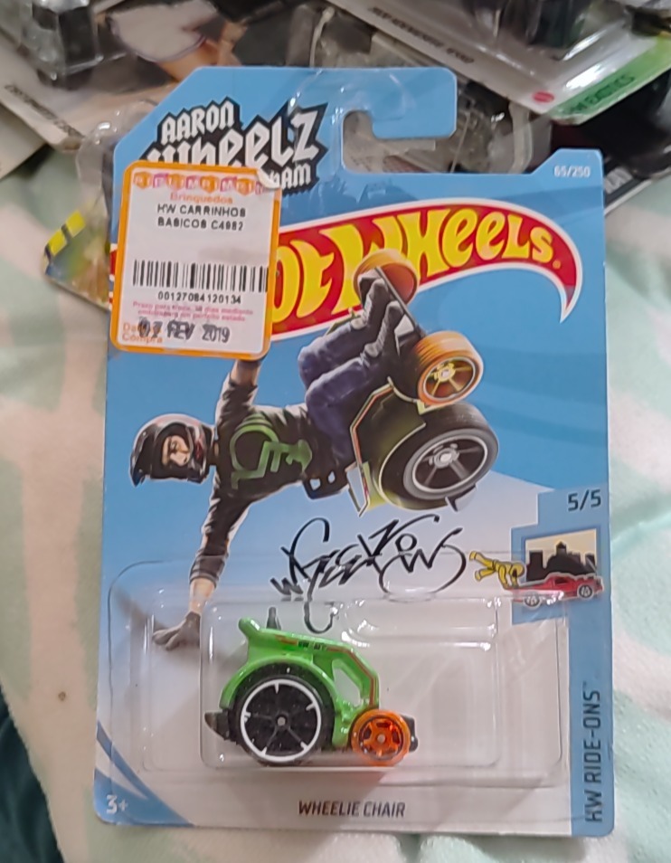 Wheelie Chair (Red)