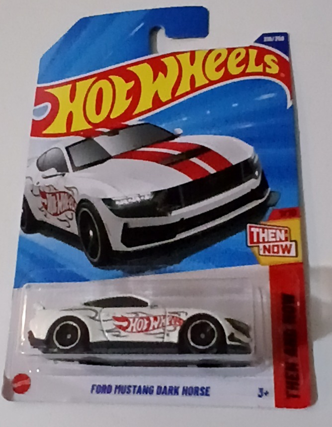 Ford Mustang Dark Horse