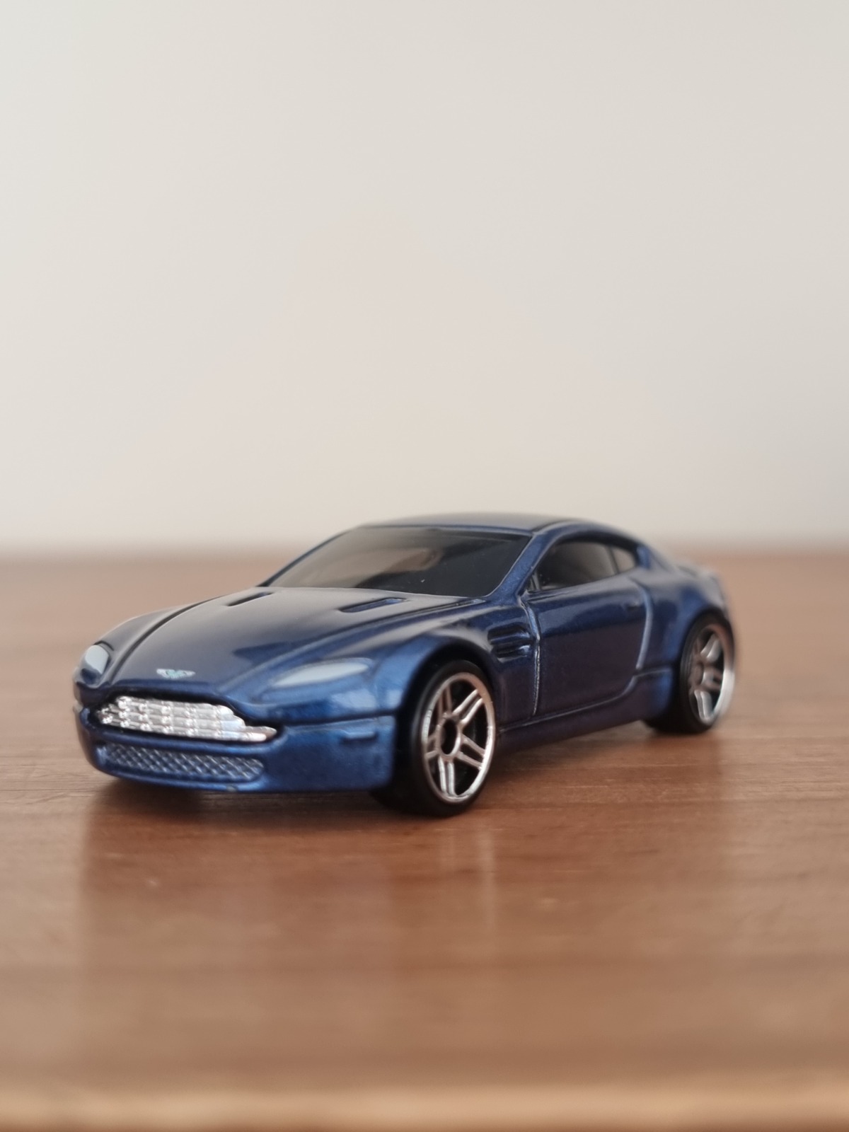 Aston Martin V8