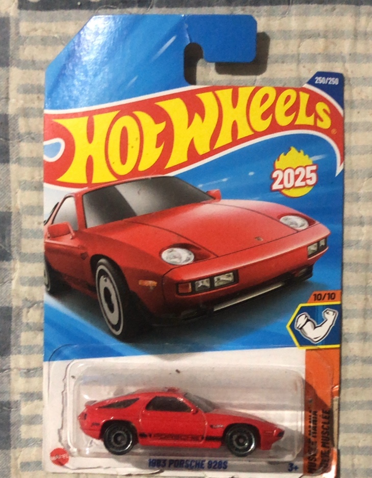 1983 Porsche 928S (Red)