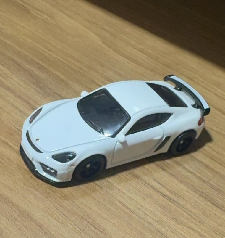 Porsche 718 Cayman GT4